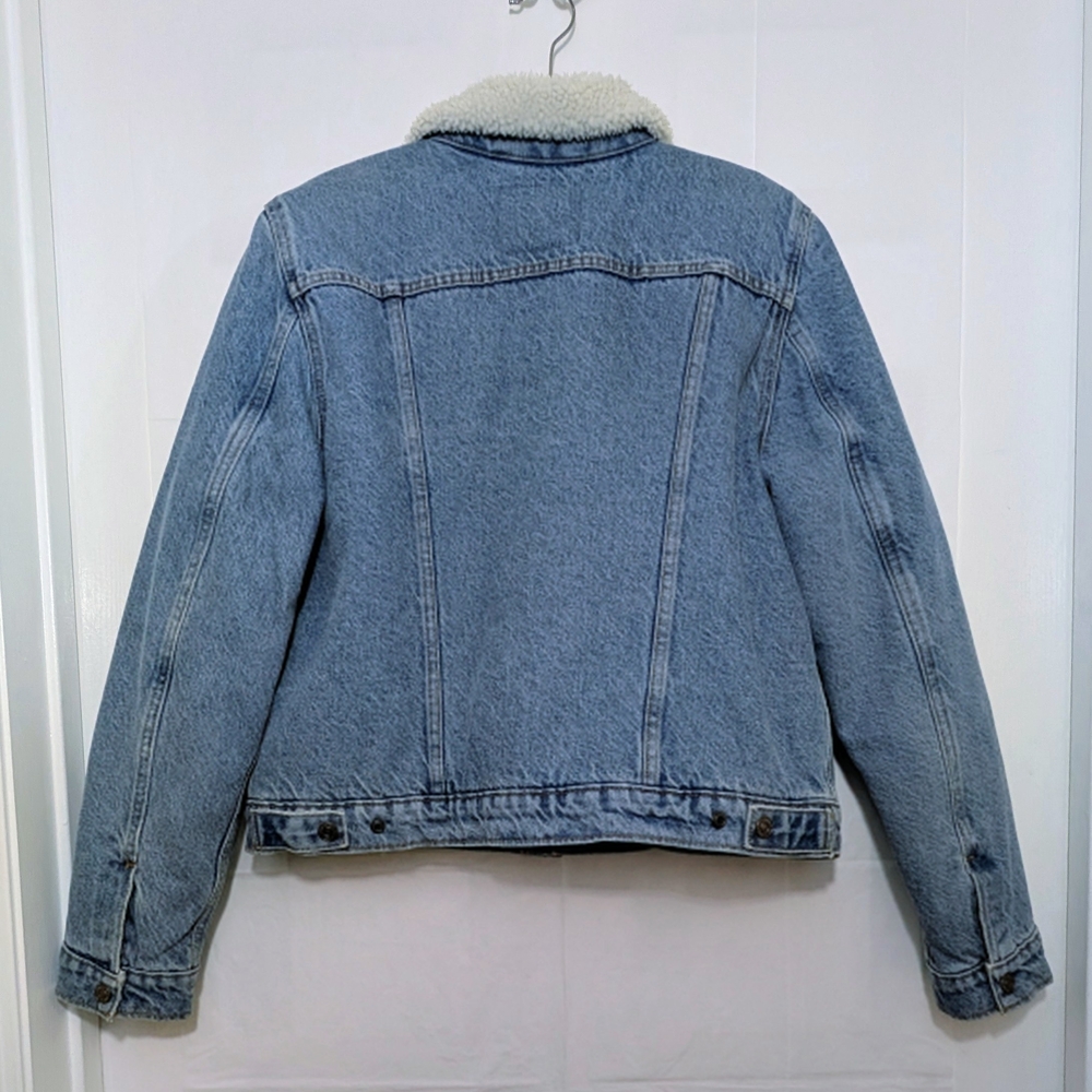 Levi's Women's Original Sherpa Trucker Jacket - Picture 2 of 8